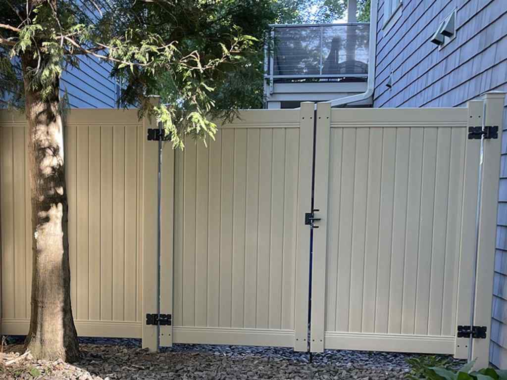 Vinyl fence solutions for the Mankato Minnesota area