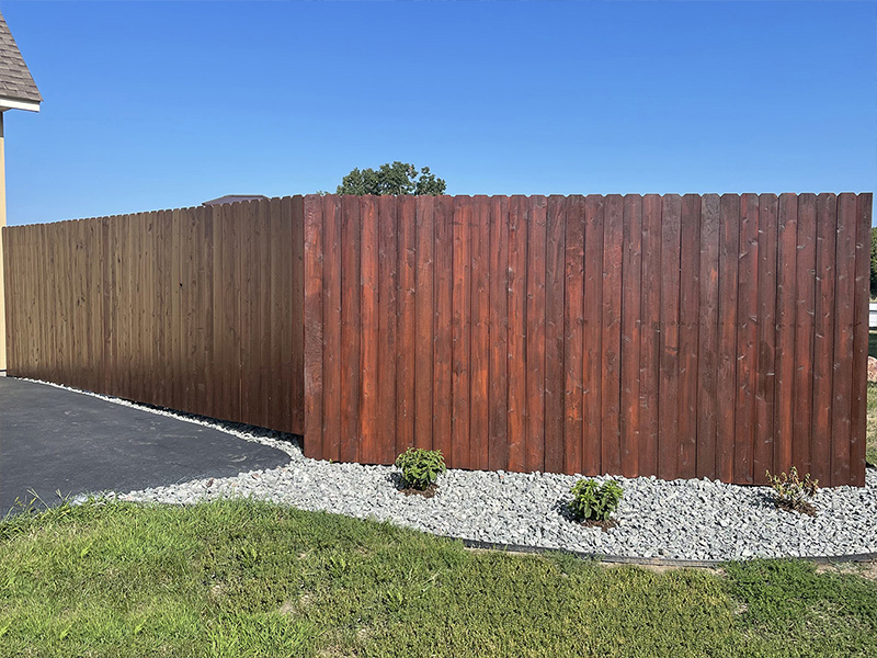 Mankato MN stockade style wood fence